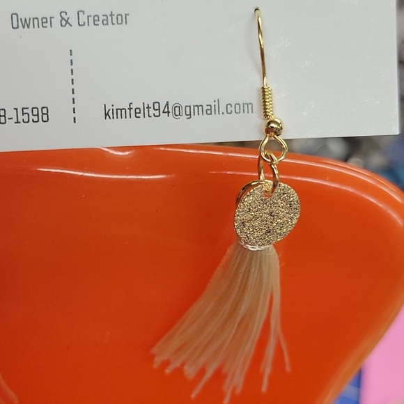 Gold Tone Earrings Tassel Fringe - Picture 2 of 3